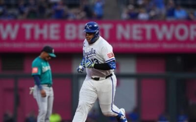 Salvador Pérez conectó otro cuadrangular de tres carreras