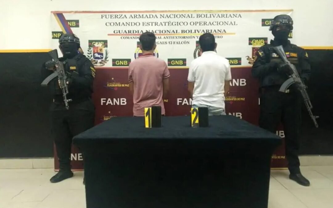 Detuvieron a padre e hijo en Punto Fijo por vender contenido sexual en un perfil falso de Facebook