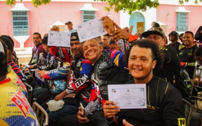 Miranda certifica a 93 mototaxistas en Coro para impulsar la seguridad vial y dignificar el servicio