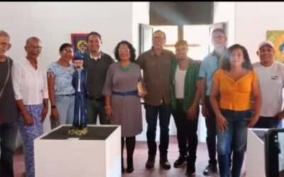 «Huellas de Fe y Ciencia: Legado de Luz» Inaugura Exposición en Coro