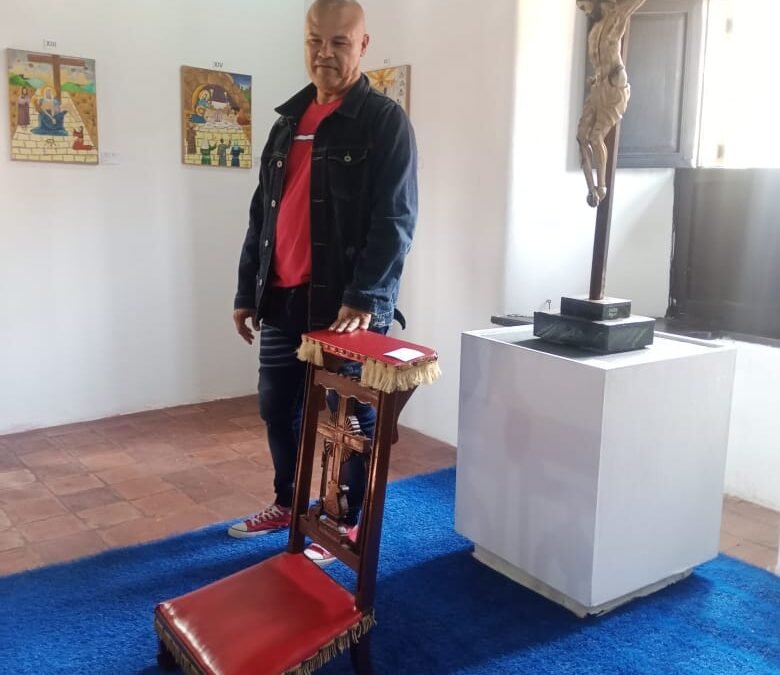 Ecos de la Cruz: El Arte y la Fe se abrazan en el Corazón de Coro