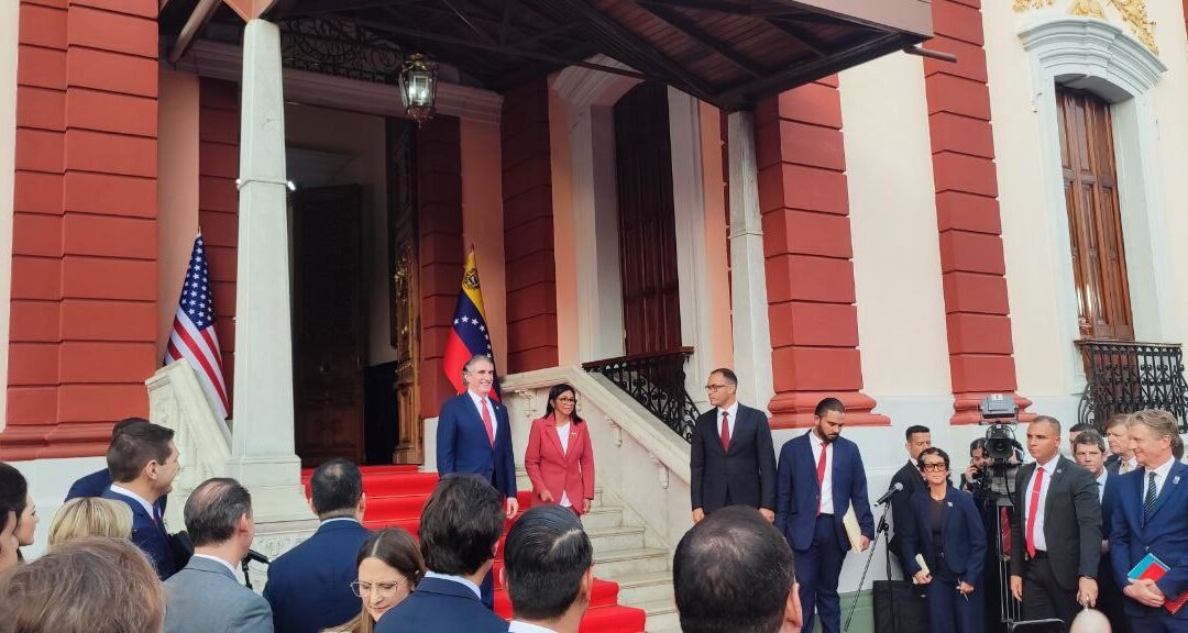 Palacio de Cristal, Puertas de Hierro: El Veto Sistemático que Apagó la Crónica Independiente en Venezuela