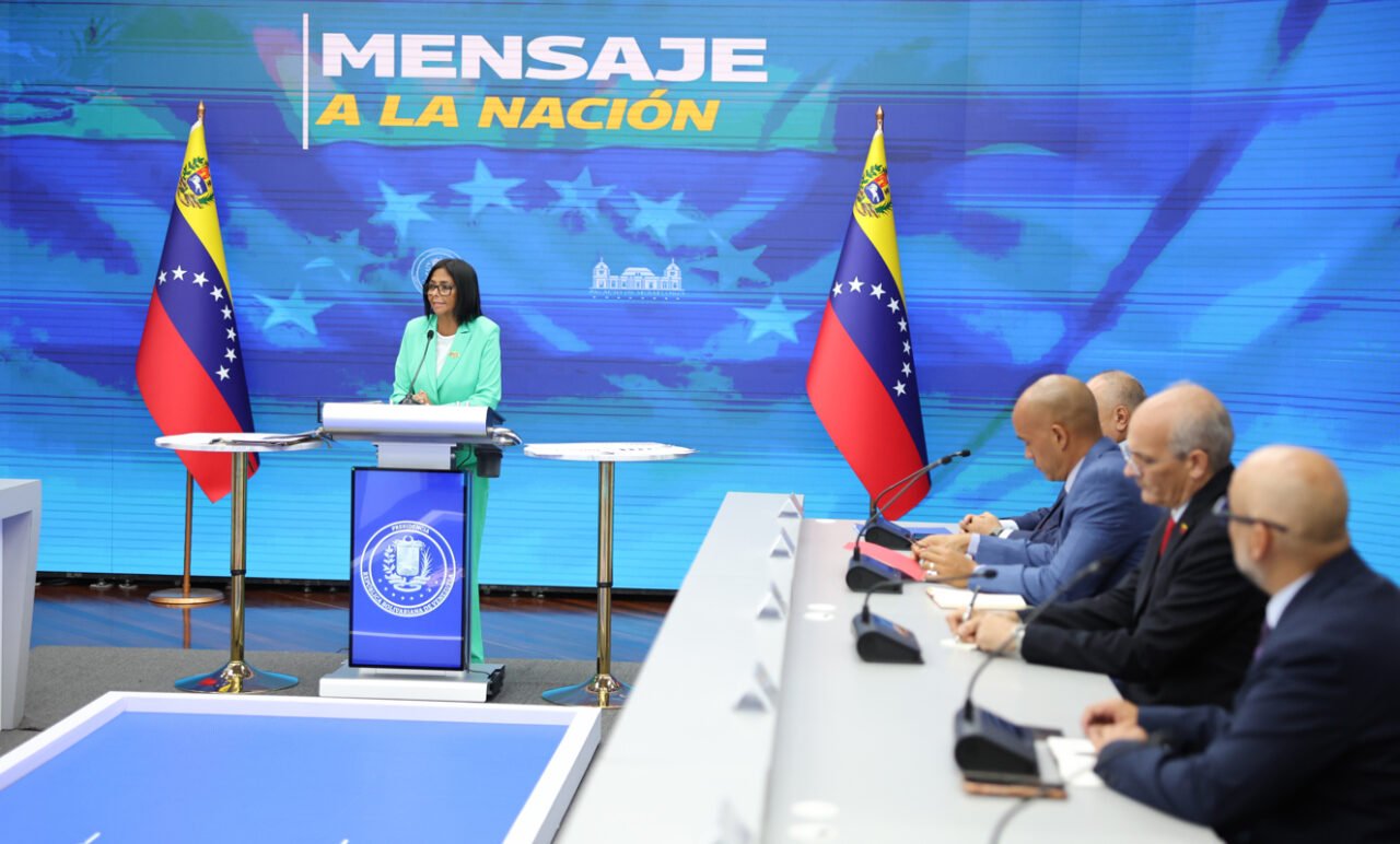 Delcy Rodríguez pide «nueva institucionalidad» del Estado y llama a migrantes a participar