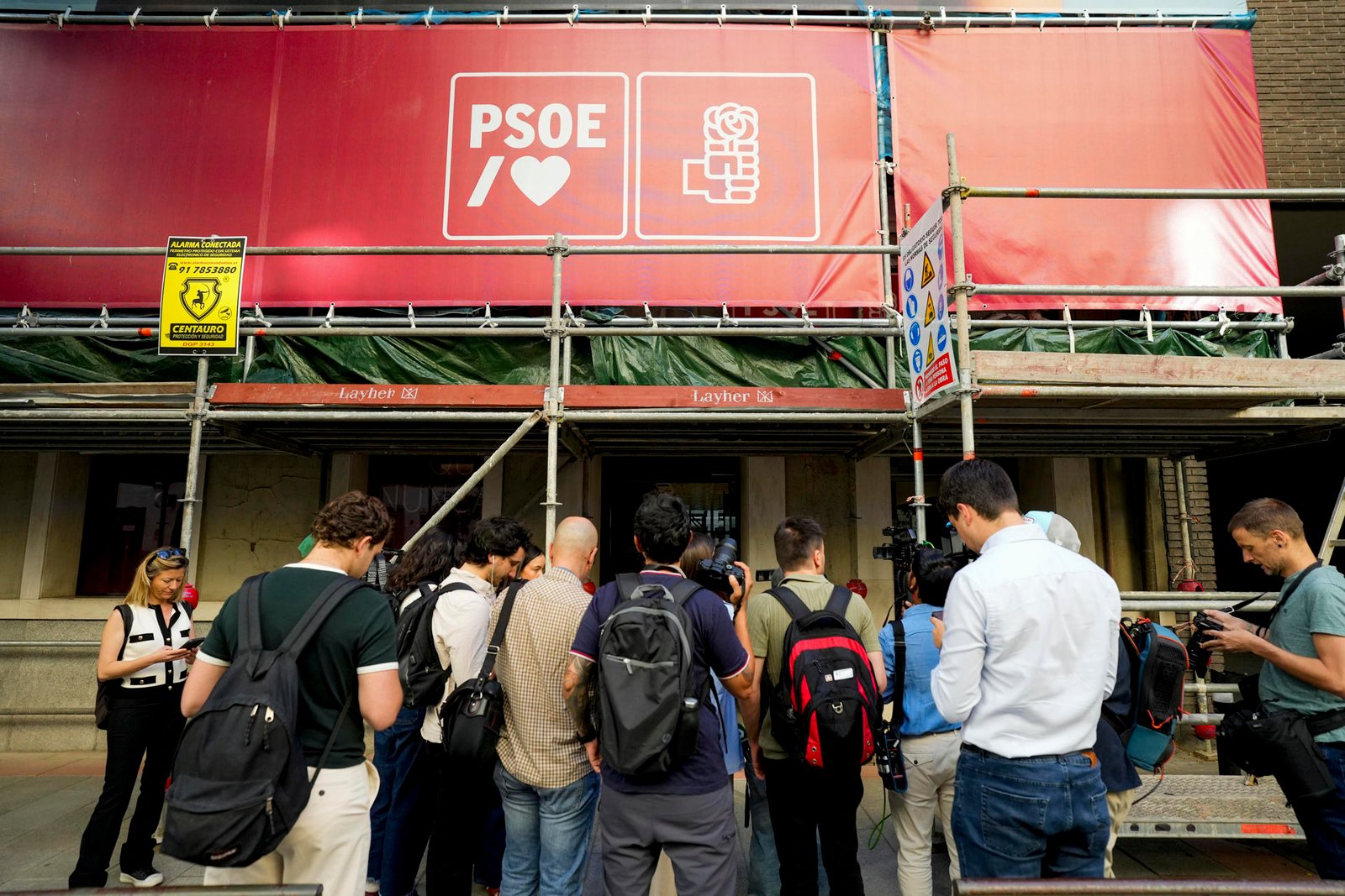 La UCO acude a la sede del PSOE para requerir información de presuntos pagos a Leire Díez