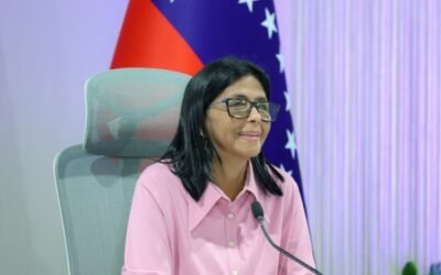 Delcy Rodríguez gestiona acuerdos con el FMI y empresas internacionales para la dotación de hospitales