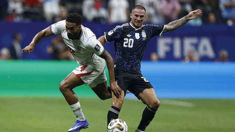 ​Argentina remonta ante Inglaterra y clasifica a su segunda final consecutiva
