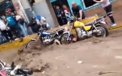 Fuertes lluvias y deslizamientos golpean a Caracas y la autopista Caracas-La Guaira