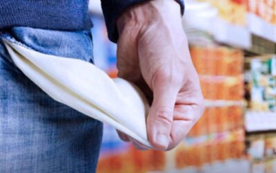 Brecha entre el dólar oficial y el mercado ahoga a jubilados y comerciantes en Mérida