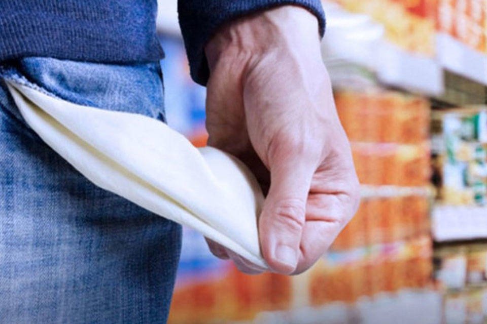 Brecha entre el dólar oficial y el mercado ahoga a jubilados y comerciantes en Mérida